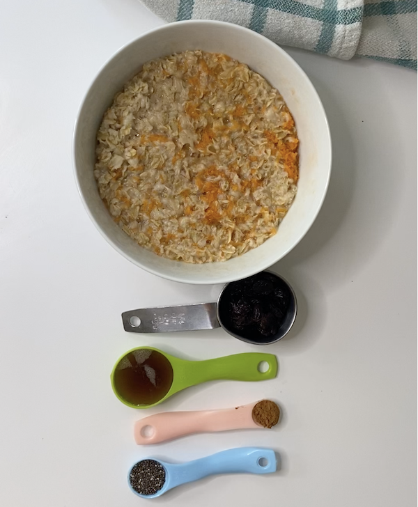 carrot cake oatmeal with ingredients